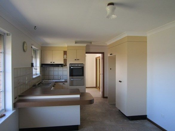 9 Bullock Place, Bathurst NSW 2795, Image 1