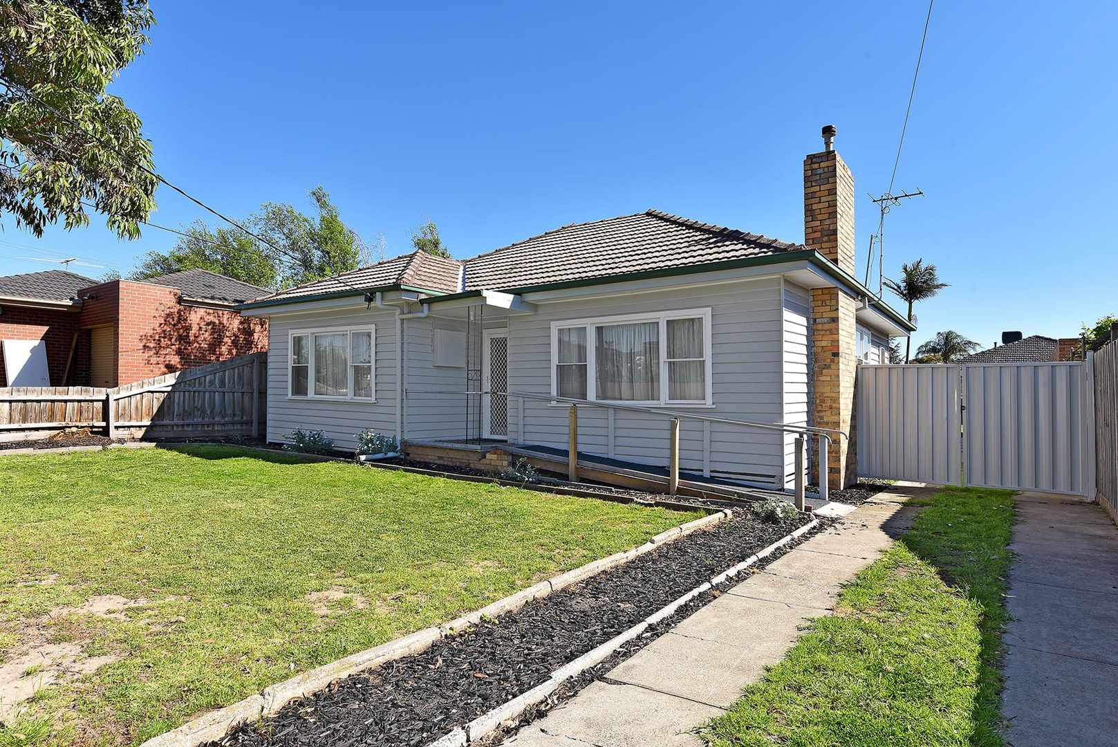 3 bedrooms House in 68 Macey Avenue AVONDALE HEIGHTS VIC, 3034