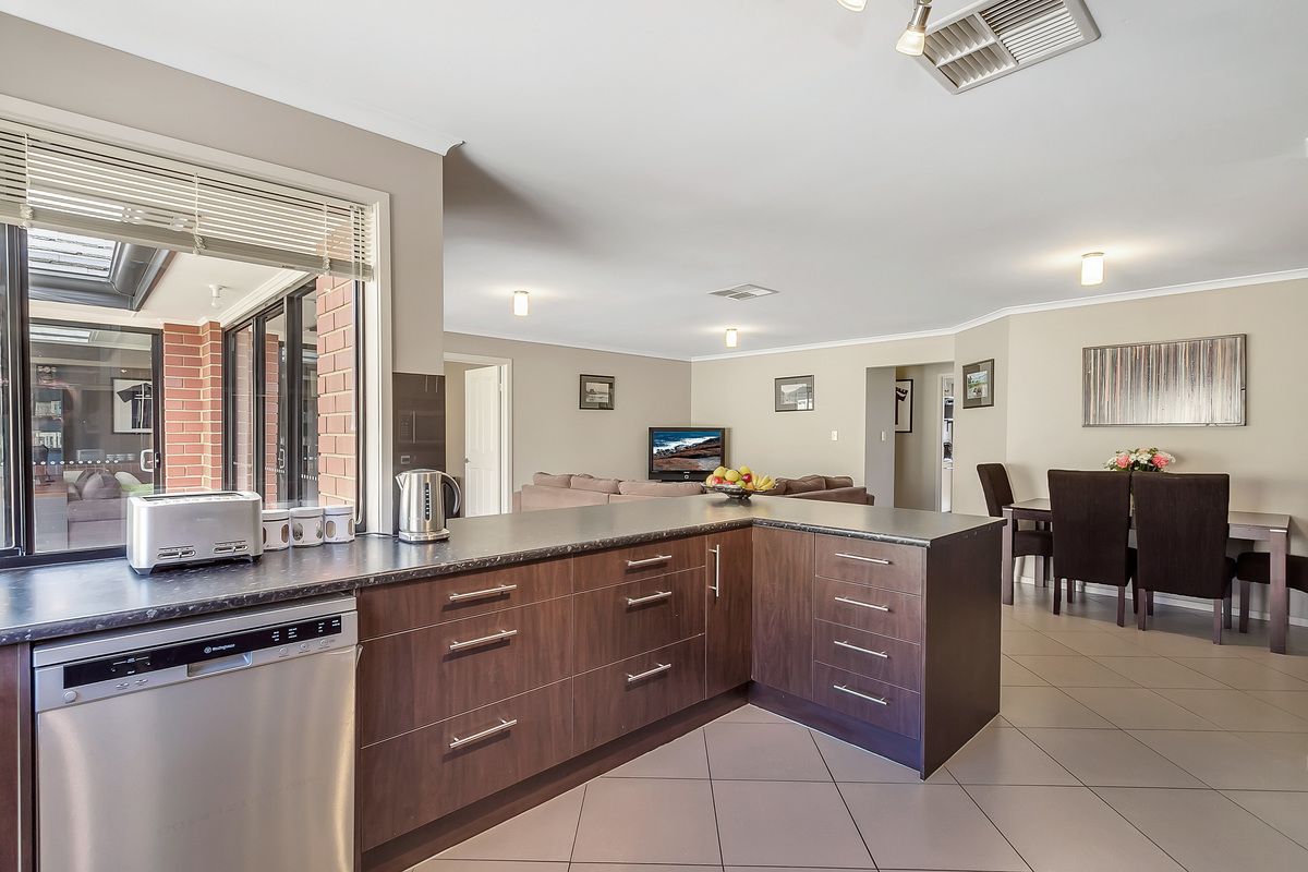 32 Tidal Street, Seaford Meadows SA 5169, Image 2