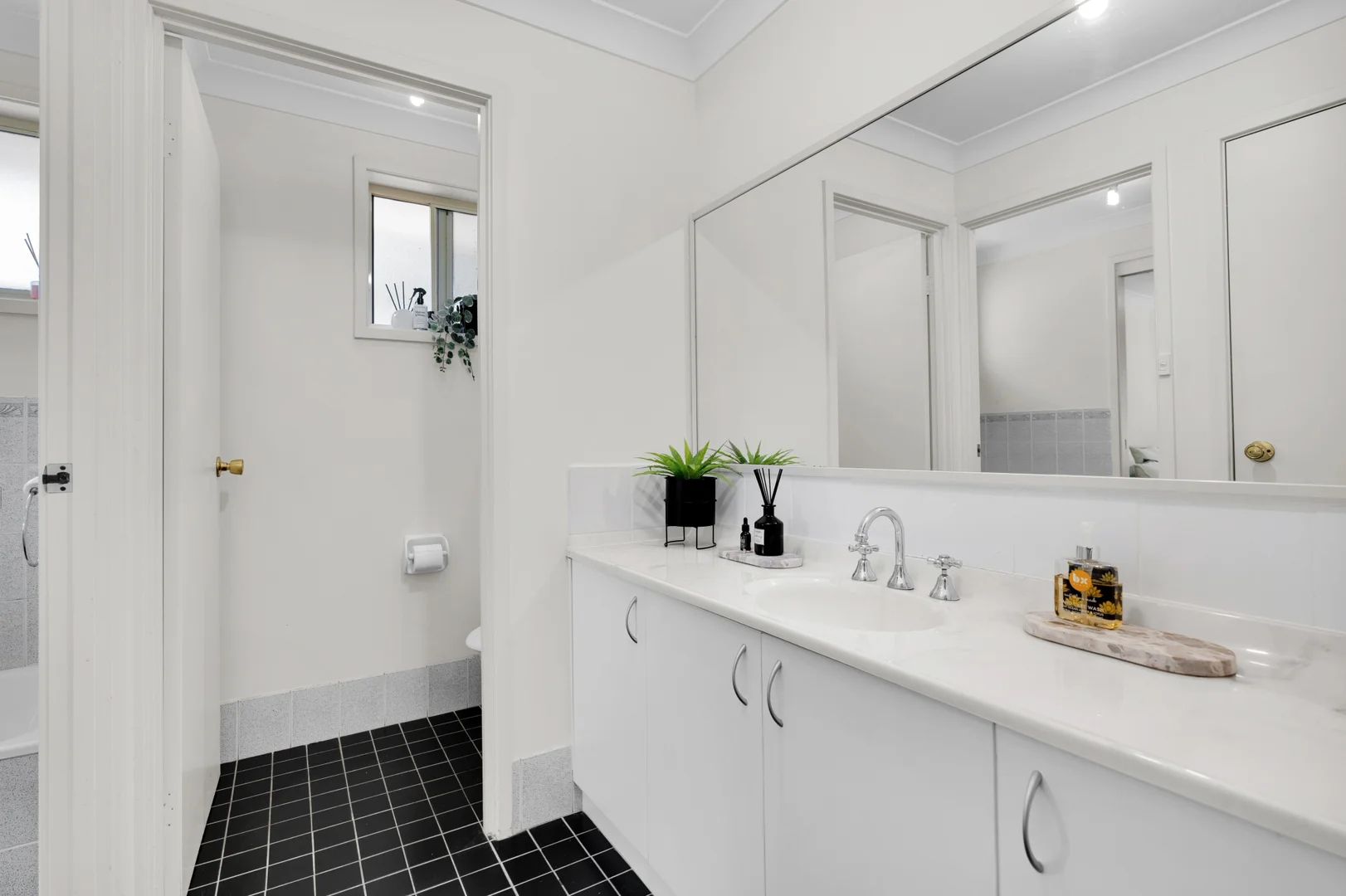 Additional image 8 of 1/4 Tripoli Place, Eagle Vale NSW 2558