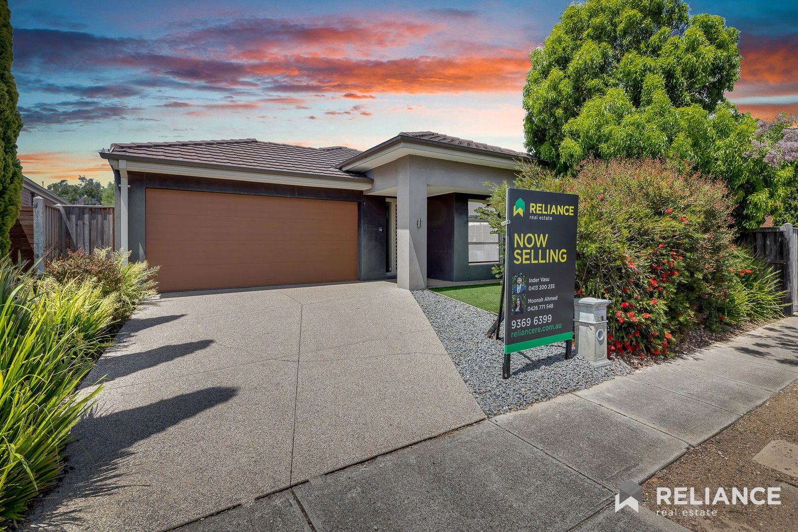 4 bedrooms House in 21 Cooktown Avenue POINT COOK VIC, 3030