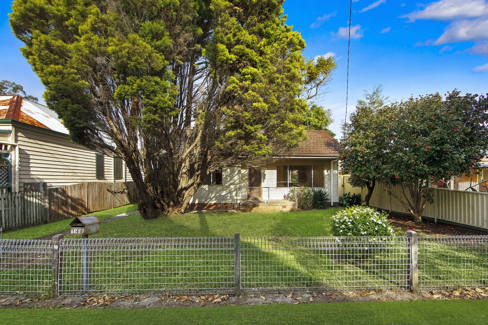 2 bedrooms House in 148 Railway Street WOY WOY NSW, 2256
