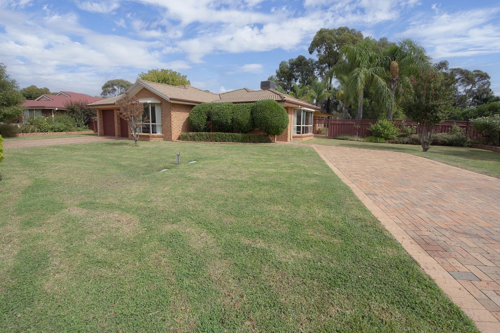 3 bedrooms House in 6 Sebastian Close SWAN HILL VIC, 3585