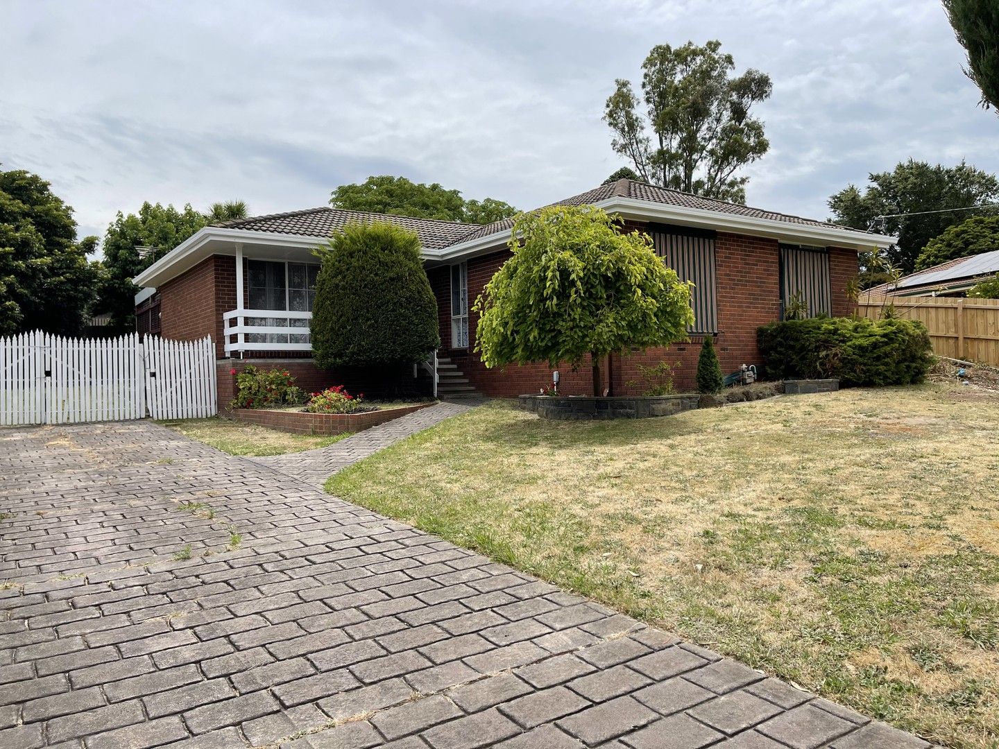 3 bedrooms House in 13 Sue Court HAMPTON PARK VIC, 3976