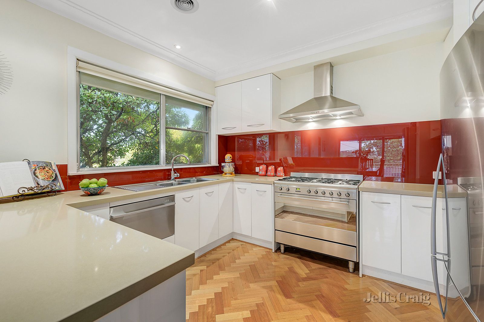 10 Lowan Avenue, Templestowe Lower VIC 3107, Image 1