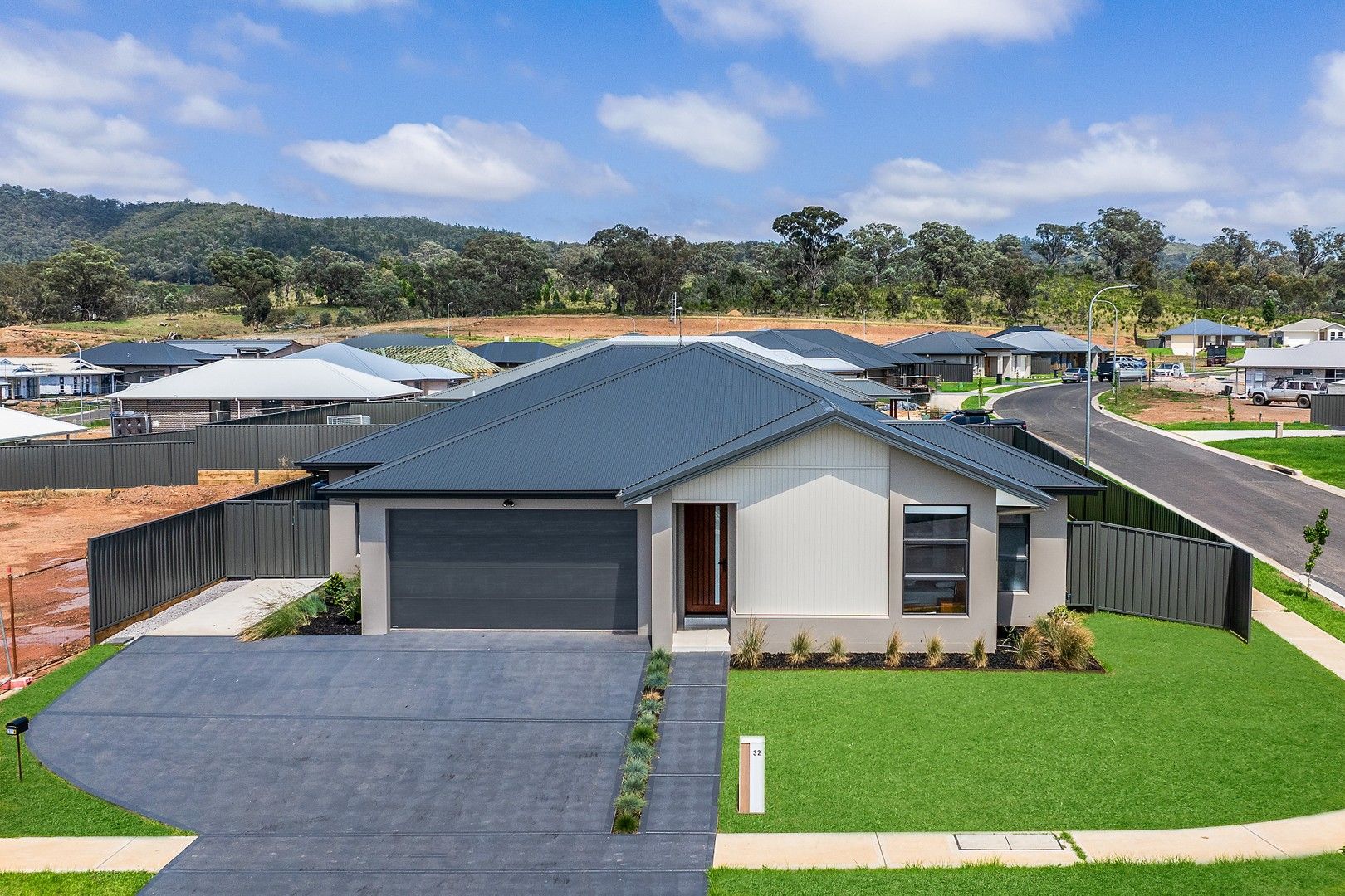 5 bedrooms House in 32 Hone Creek Drive MUDGEE NSW, 2850