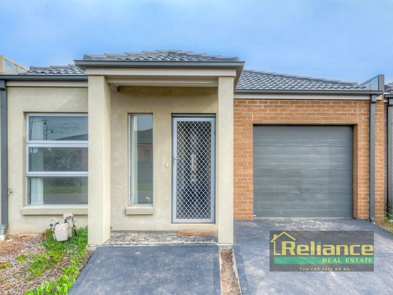 3 bedrooms Townhouse in 3/1 Beaurepaire Drive POINT COOK VIC, 3030