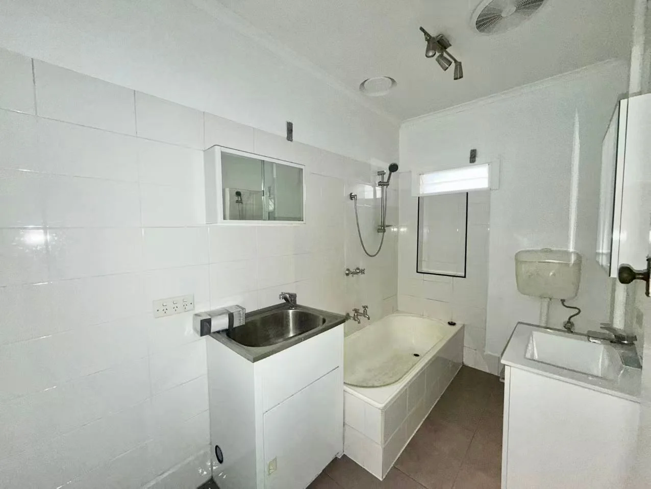 Additional image 8 of 3/102 Truganini Rd, Carnegie VIC 3163