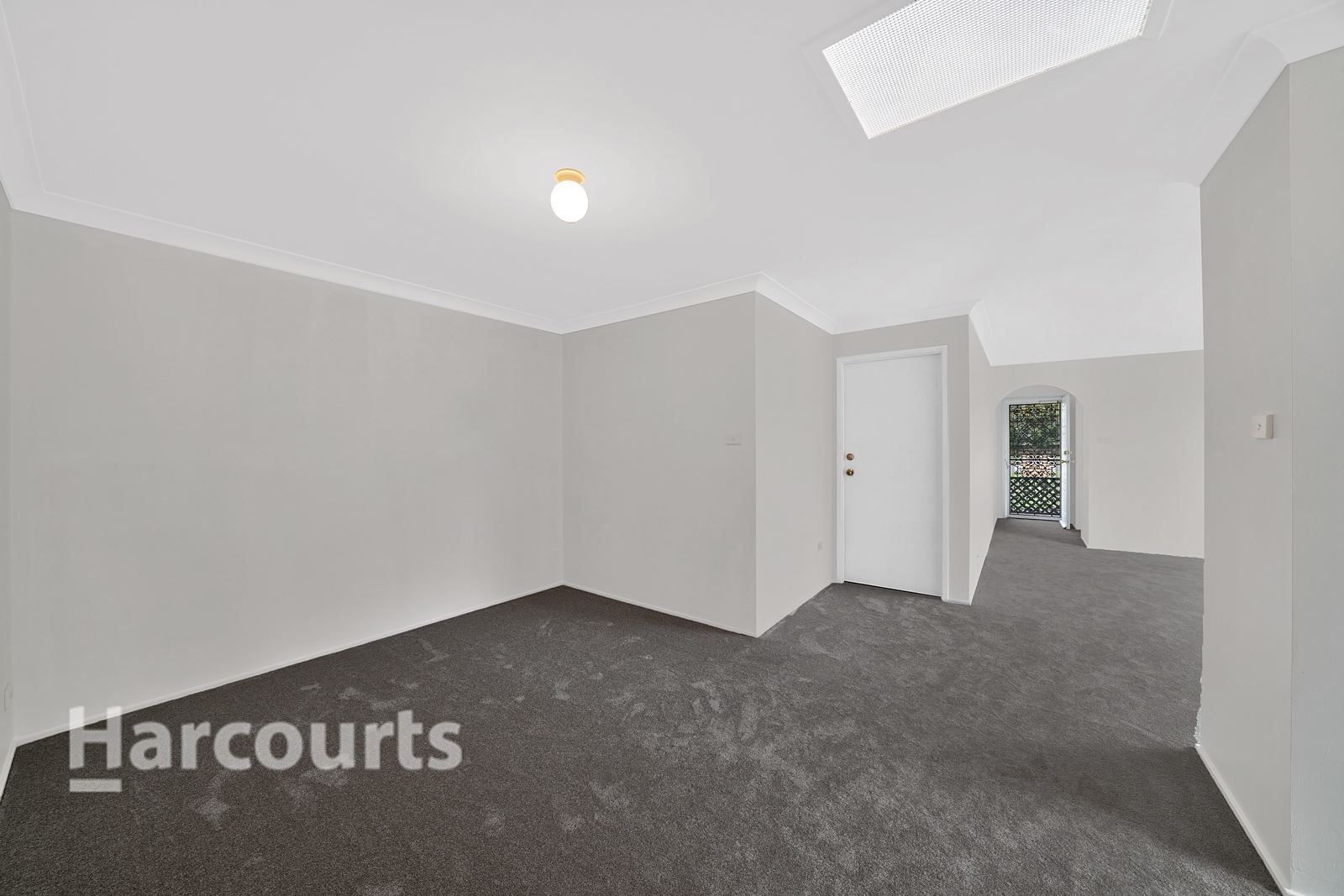 1/7 Kellerman Drive, St Helens Park NSW 2560, Image 1