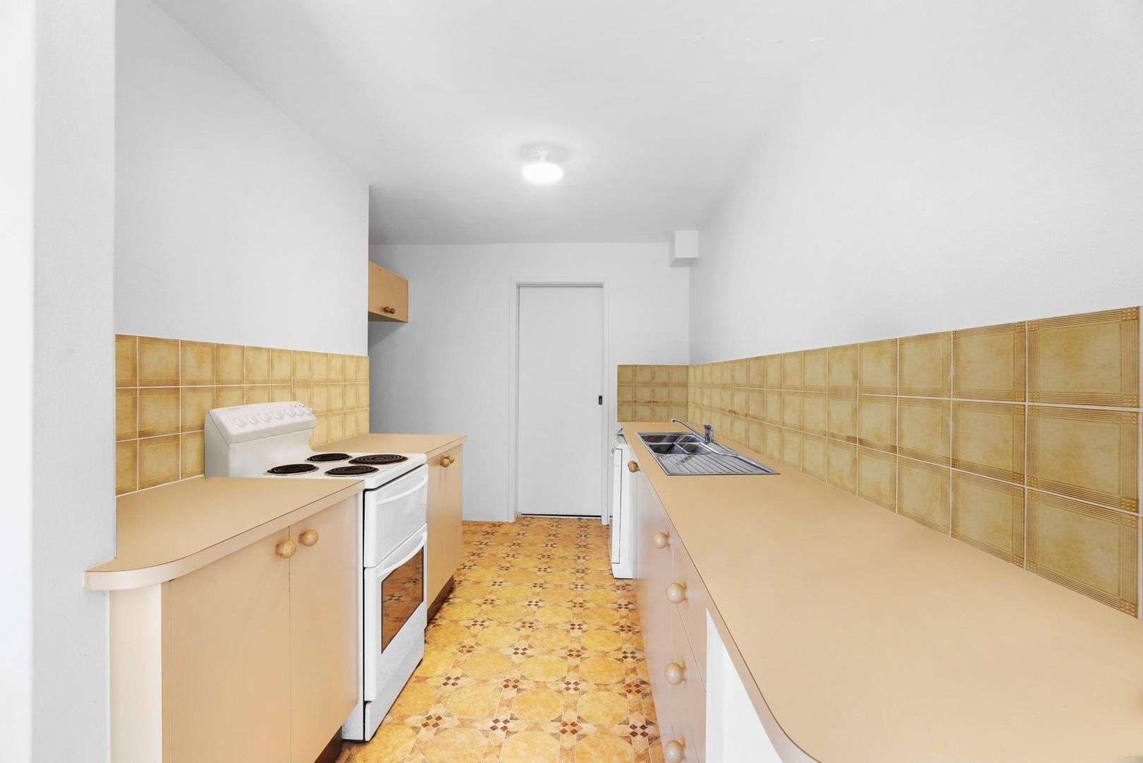 4/15-17 Auld Street, Terrigal NSW 2260, Image 2