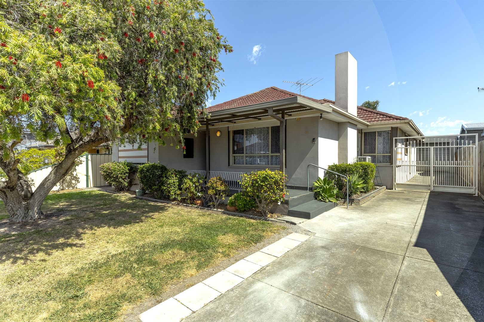 33 Lake St, Avondale Heights VIC 3034, Image 2