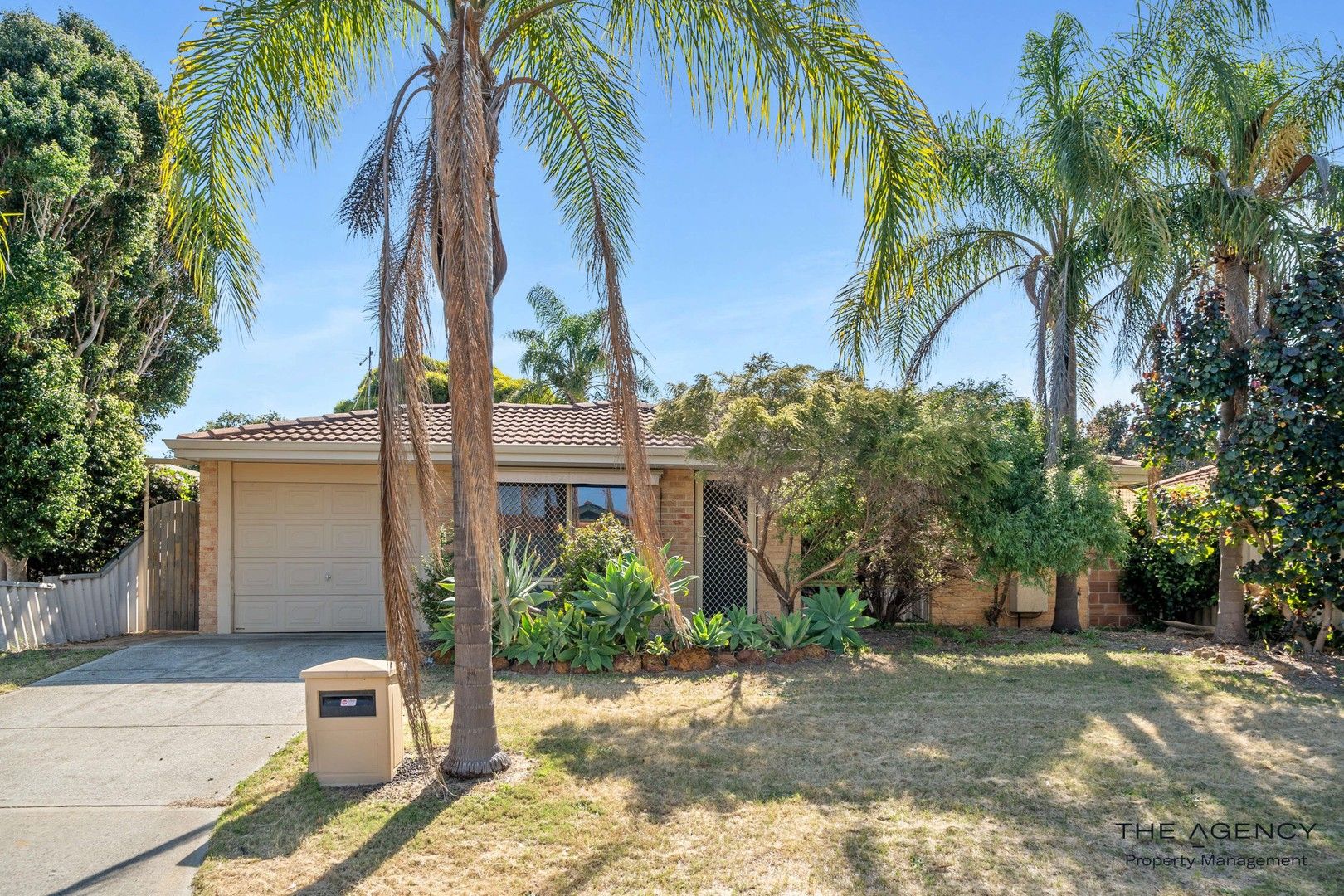 3 bedrooms House in 16 Navel Close SEVILLE GROVE WA, 6112