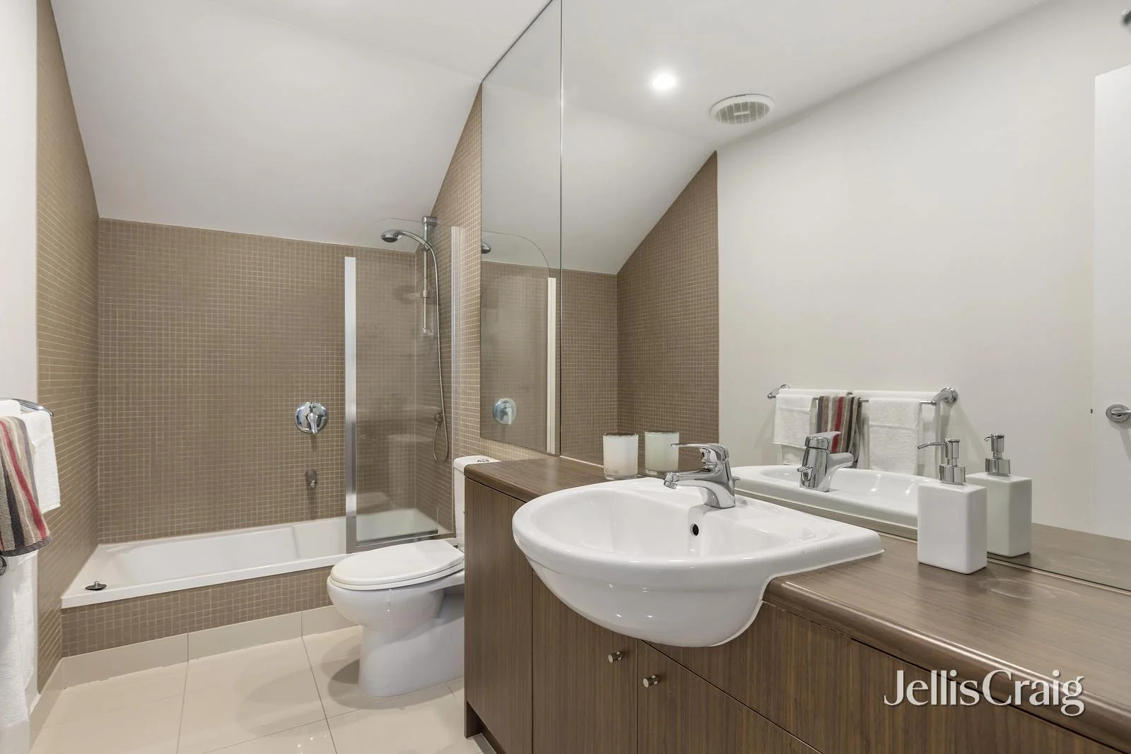 Additional image 8 of 1B Gwenda Street, Box Hill South VIC 3128