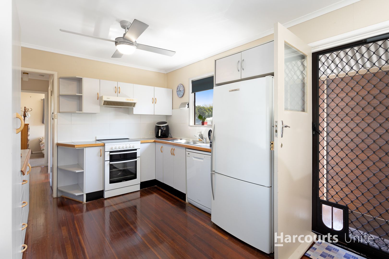 12 Gerald Avenue, Clontarf QLD 4019, Image 2