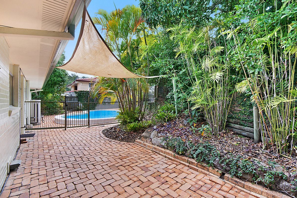 4 Whitian Street, Chapel Hill QLD 4069, Image 2