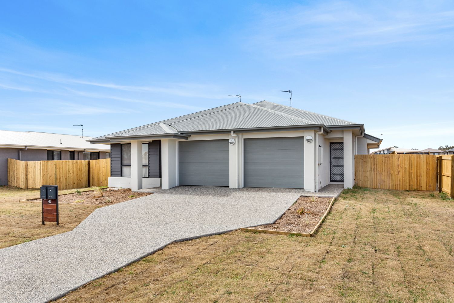 1 bedrooms Apartment / Unit / Flat in 2/39 Harrow Street CAMBOOYA QLD, 4358