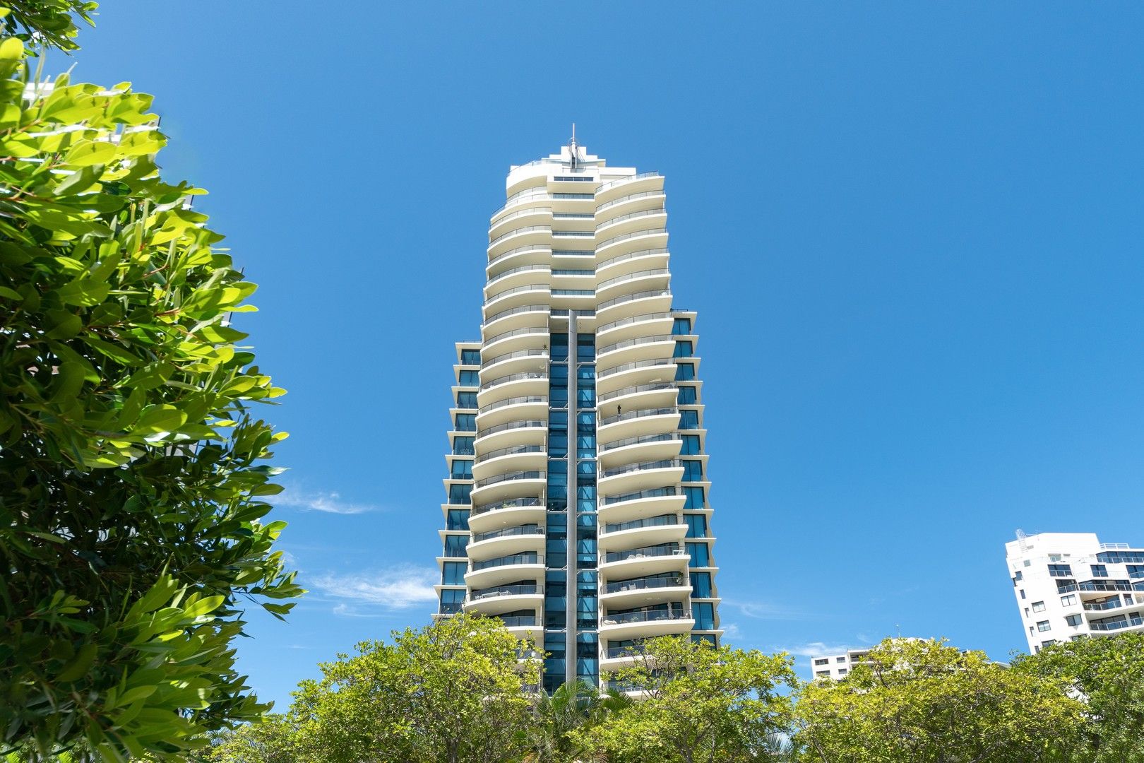 19/11 Peak Avenue, Main Beach QLD 4217, Image 1