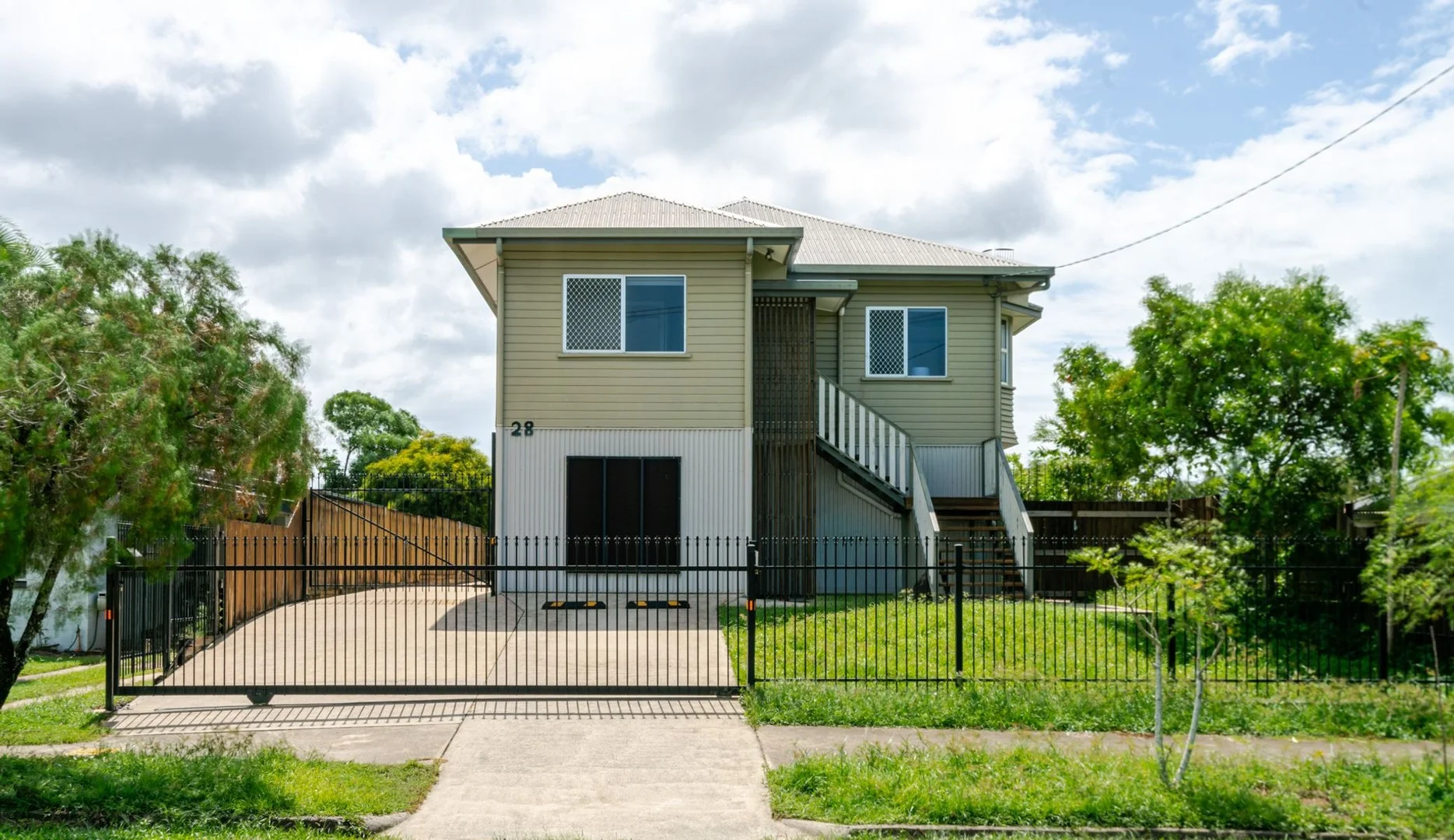 Primary image of 28 Earl, Westcourt QLD 4870