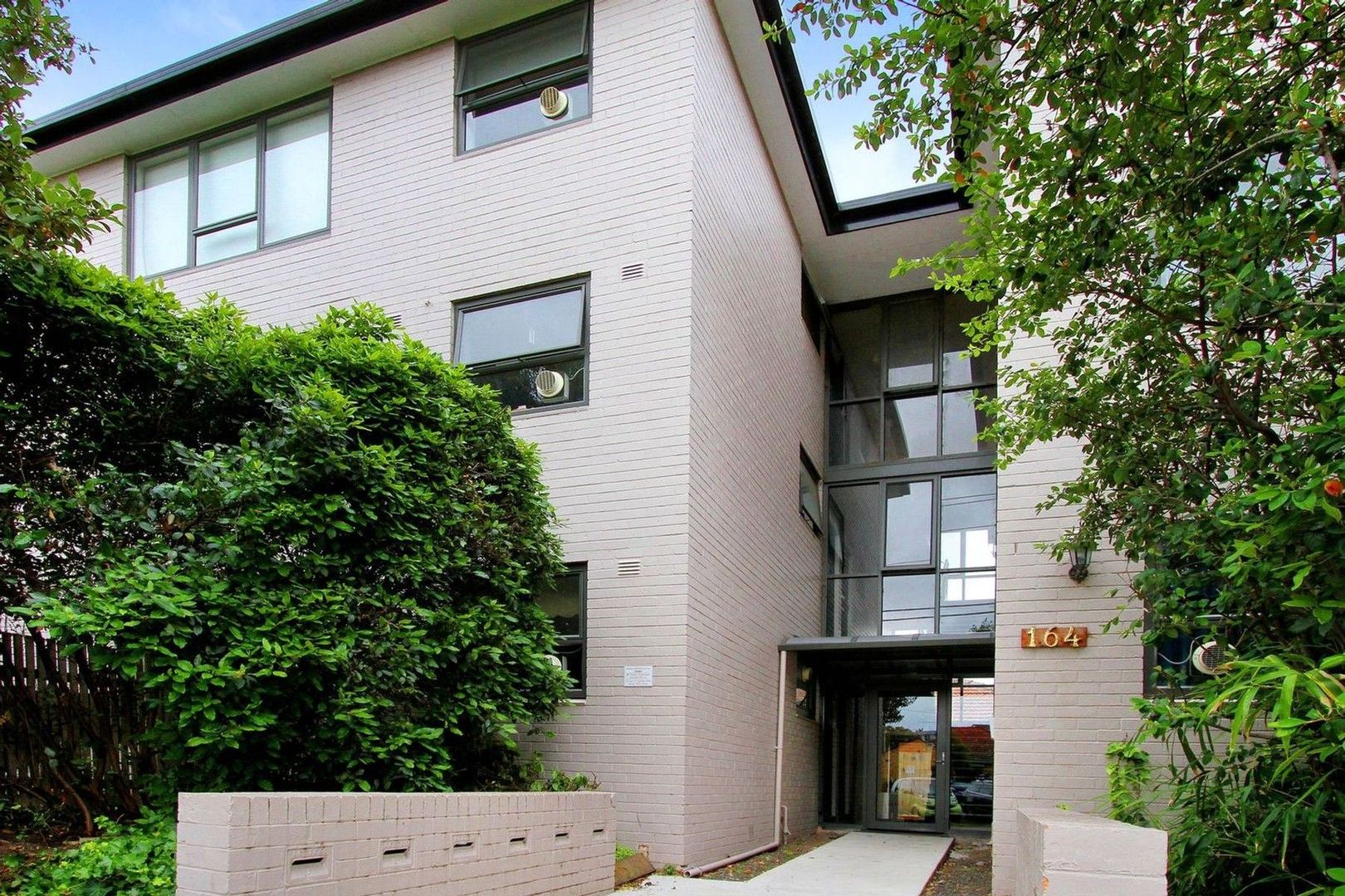 2 bedrooms Apartment / Unit / Flat in 12/164 Napier Street ESSENDON VIC, 3040