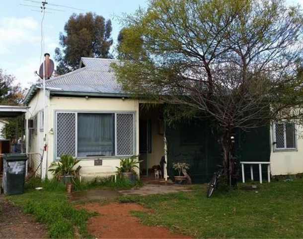 4 Downing Street, Norseman WA 6443