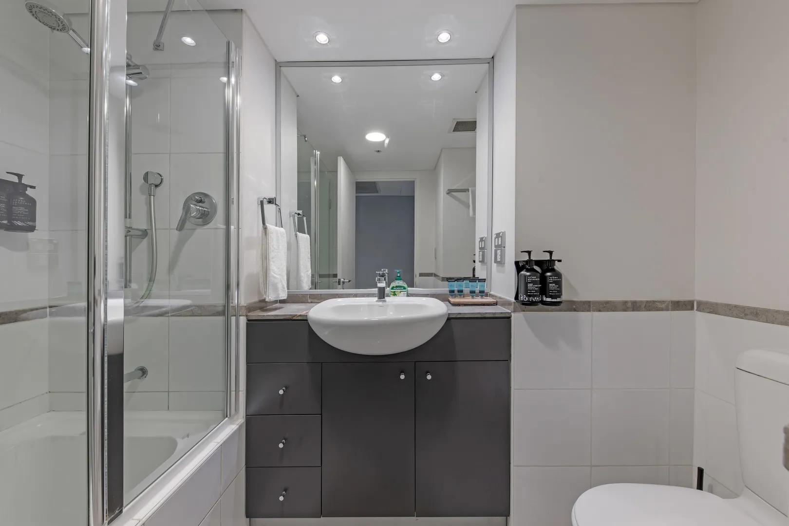 High-Yield Investment  Serviced apartment  in Prime Haymarket Location – další
