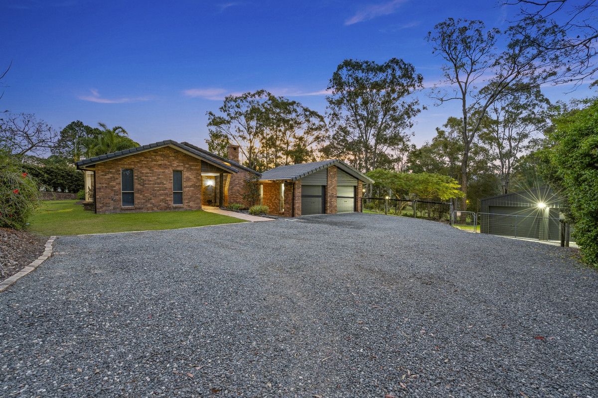 4 bedrooms House in 43 Winderadeen Drive HIGHLAND PARK QLD, 4211