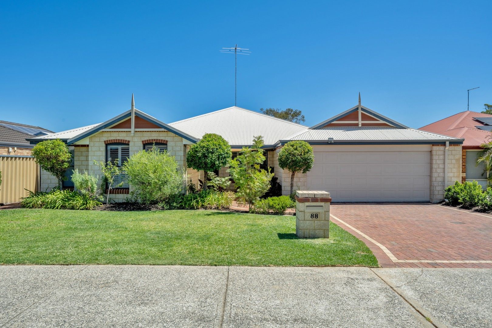 4 bedrooms House in 88 Willoughbridge Crescent ERSKINE WA, 6210