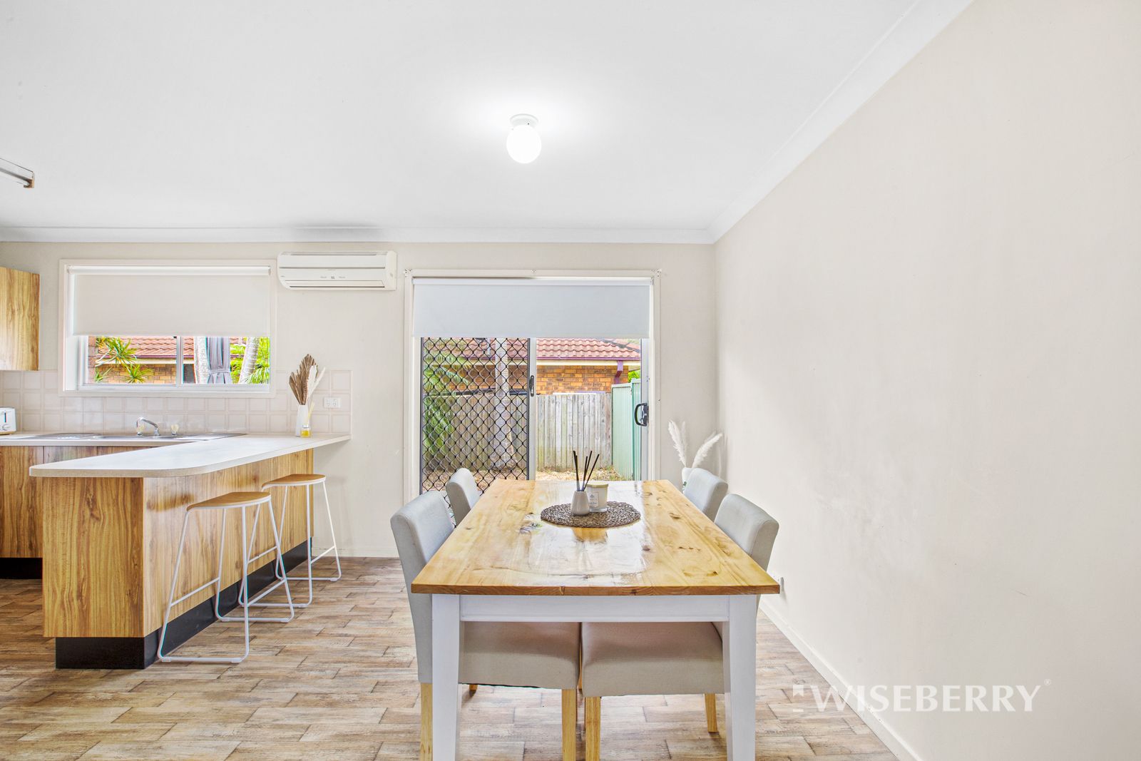 68 Griffith Street, Mannering Park NSW 2259, Image 2