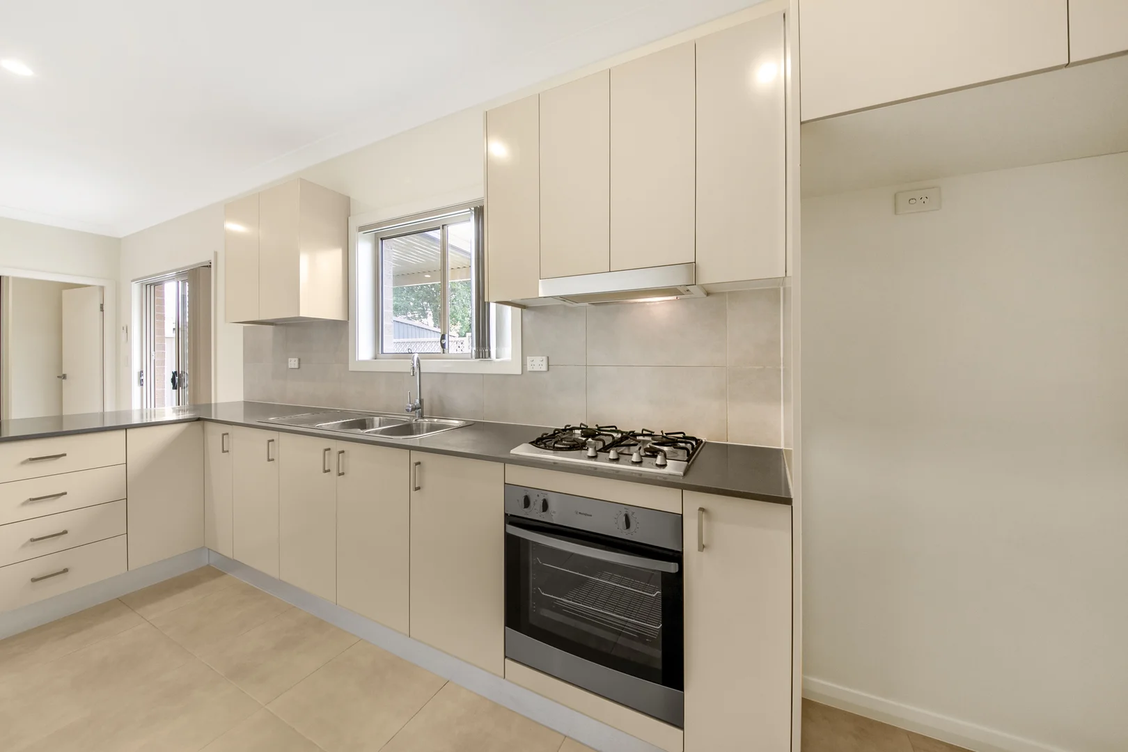 Additional image 2 of 50A Grace Cr, Merrylands NSW 2160