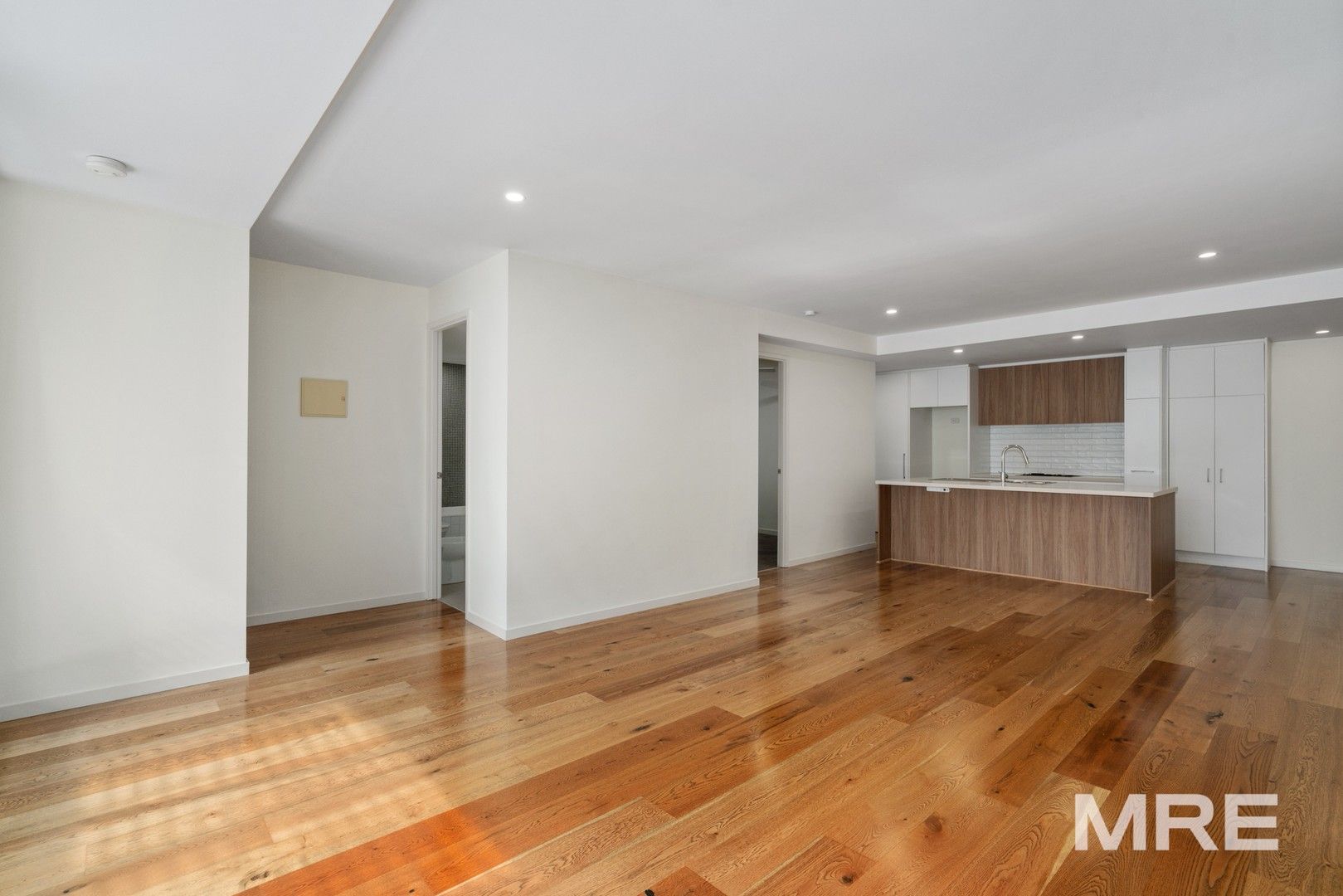 4 bedrooms Townhouse in 7 Magenta Place CARLTON VIC, 3053