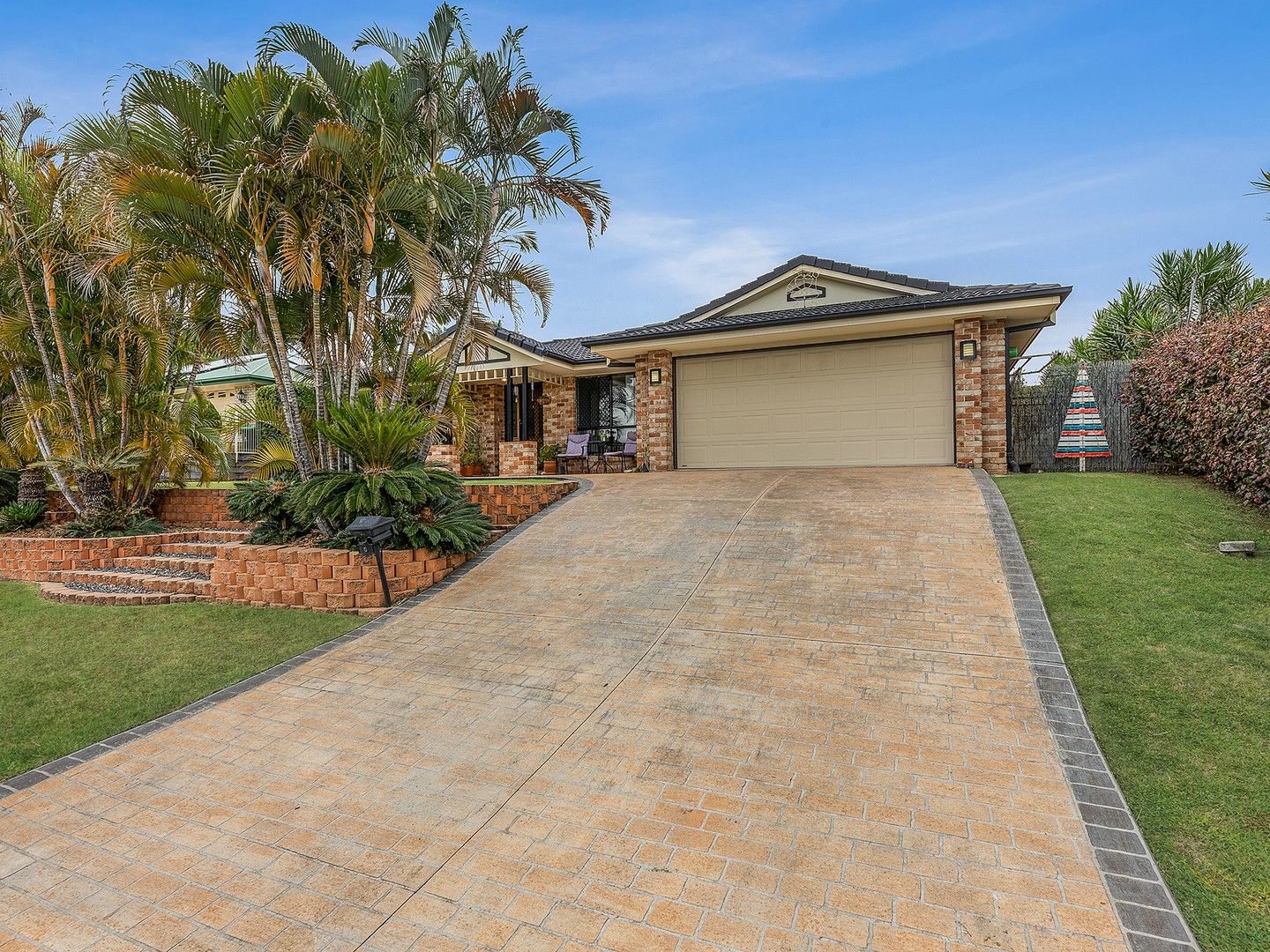 4 bedrooms House in 6 Therese Court FLINDERS VIEW QLD, 4305