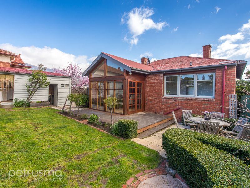 9 Bay Road, New Town TAS 7008, Image 2