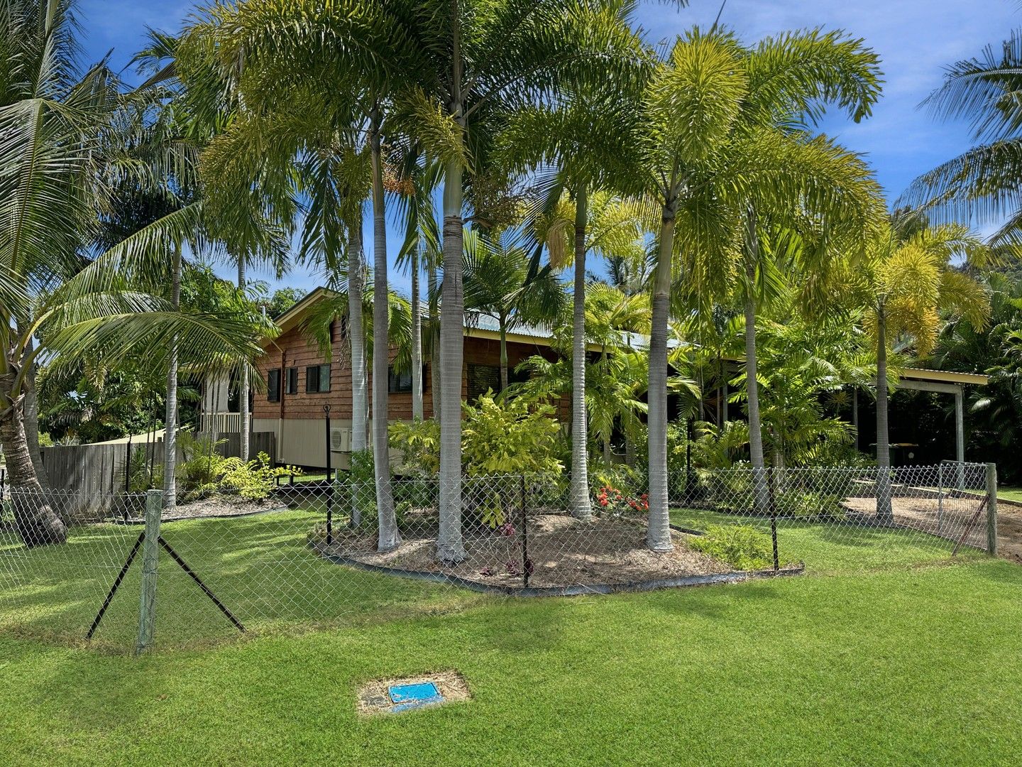 1 Bay Vista Court, Horseshoe Bay QLD 4819 Domain