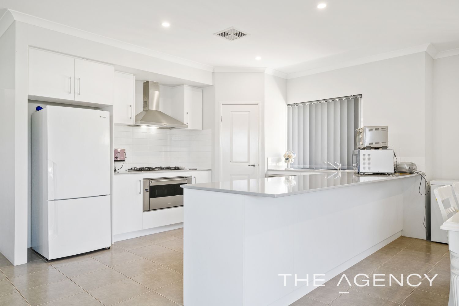 99 Sorbonne Turn, Aubin Grove WA 6164, Image 2