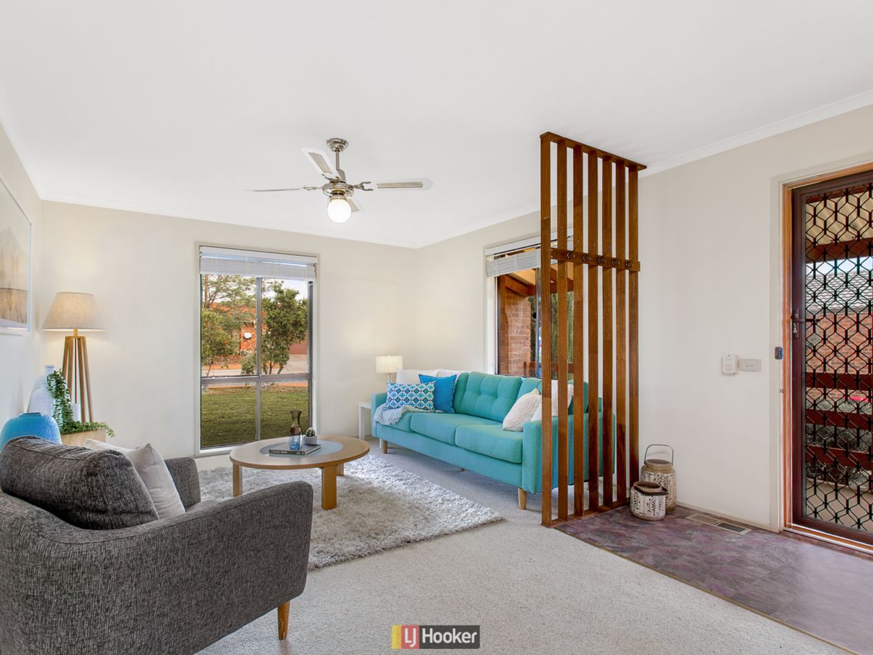 37 Ennor Crescent, Florey ACT 2615, Image 2