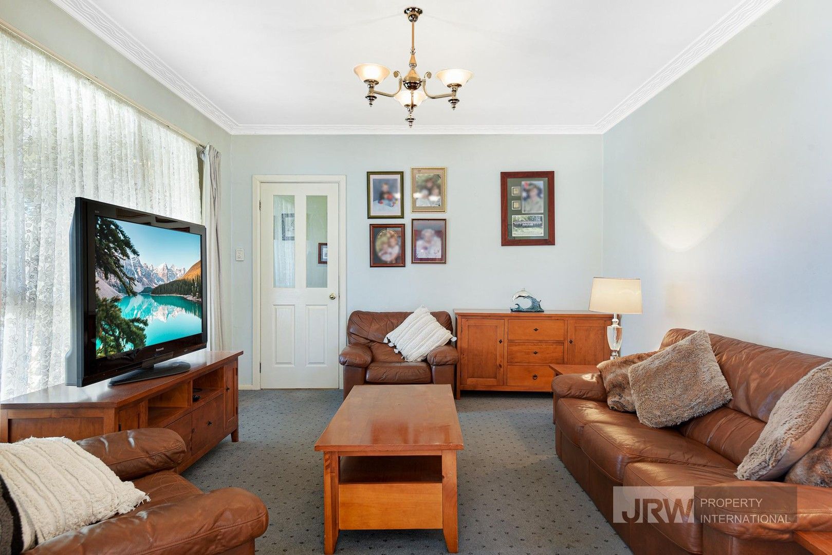 5 Hilsea Court, Mount Waverley VIC 3149, Image 2