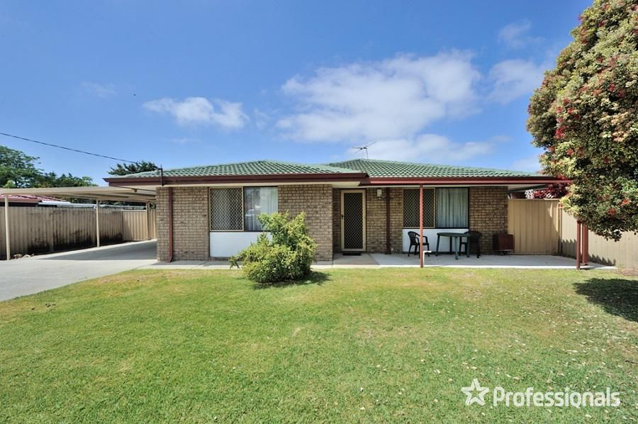 3 bedrooms House in 56 Goongarrie Drive WAIKIKI WA, 6169