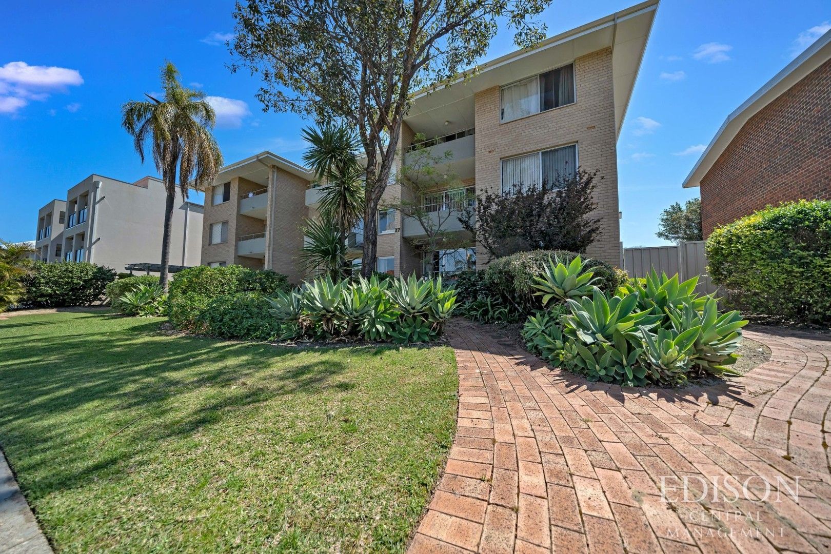 2 bedrooms Apartment / Unit / Flat in 2/27 Adair Parade COOLBINIA WA, 6050