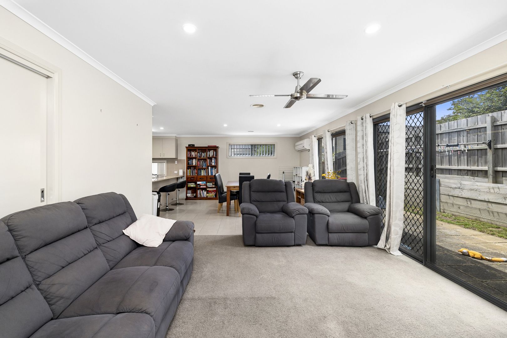 2/1 Pryor Street, Mount Pleasant VIC 3350, Image 2