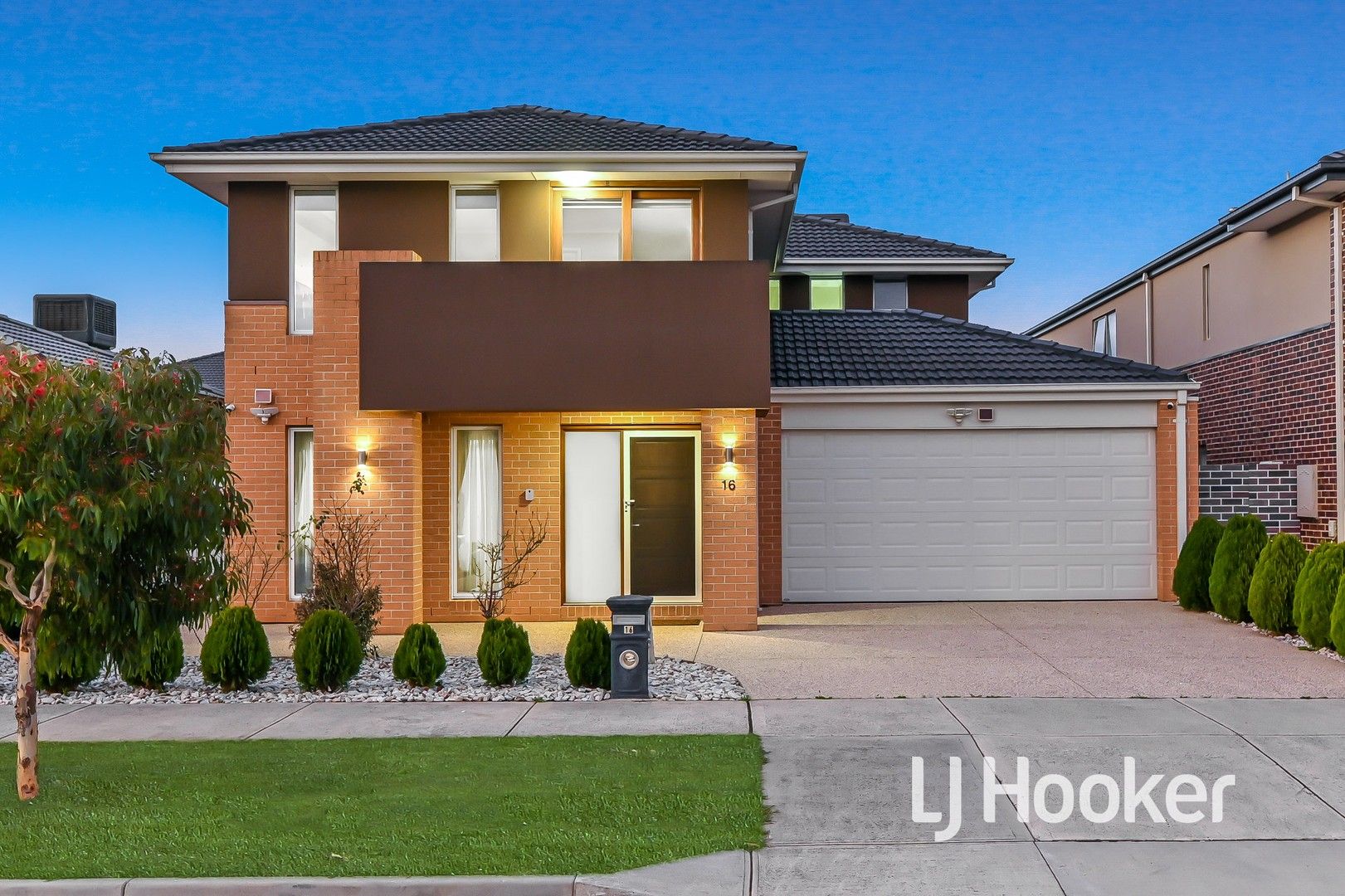 4 bedrooms House in 16 Greenslate Street CLYDE NORTH VIC, 3978