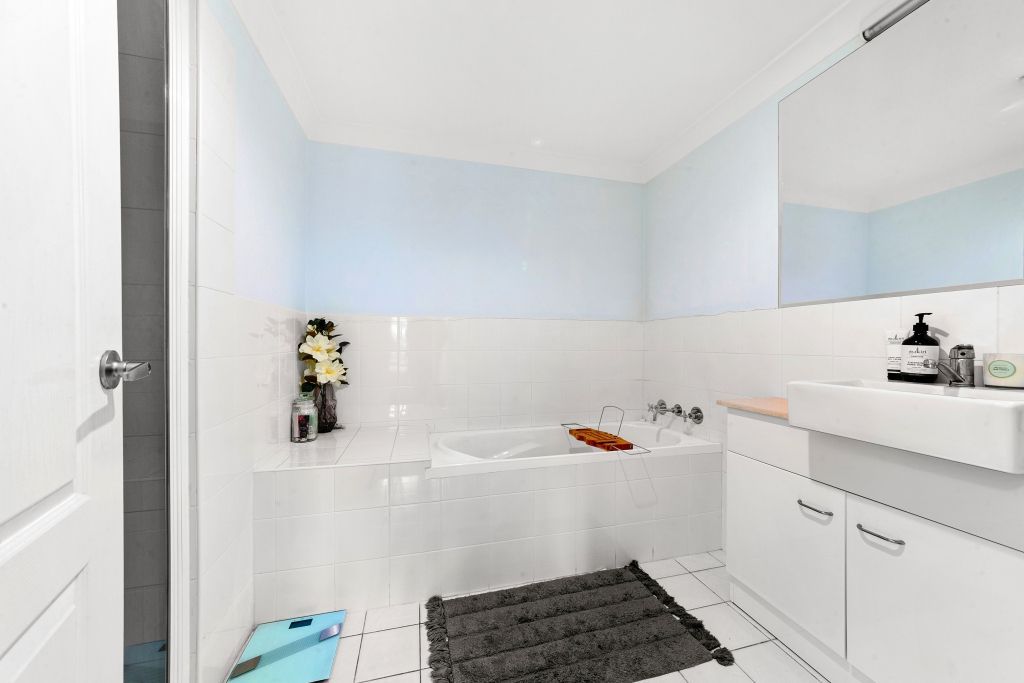 9/13-15 Moore Street, West Gosford NSW 2250, Image 2