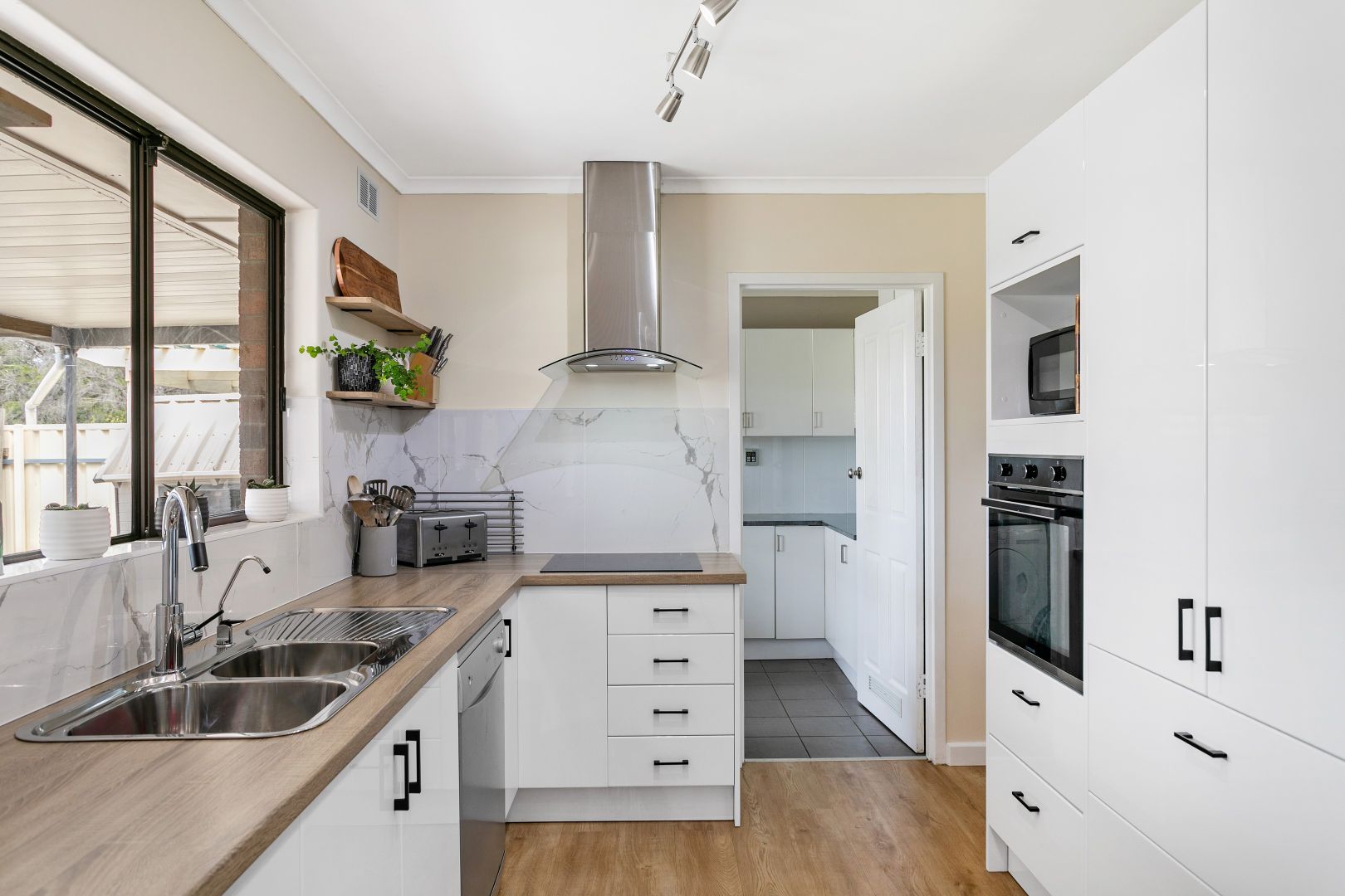 46 Glenloth Drive, Happy Valle Property History & Address Research