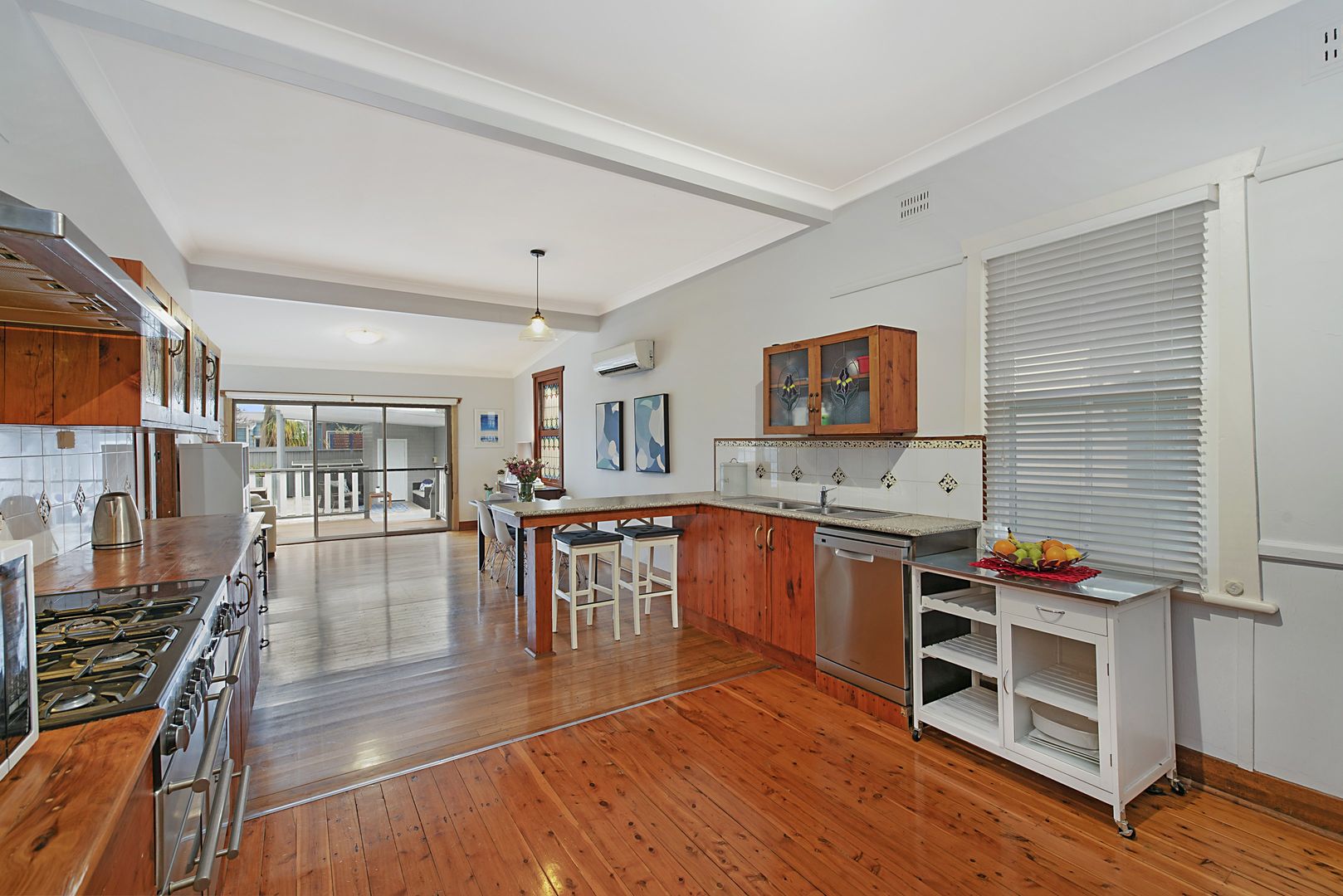 39 Glebe Road, The Junction NSW 2291, Image 2