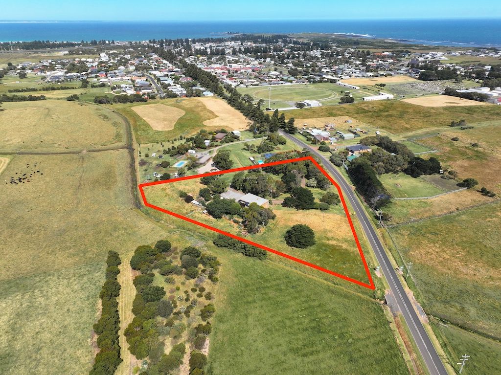 5 bedrooms House in 164 Hamilton - Port Fairy Road PORT FAIRY VIC, 3284