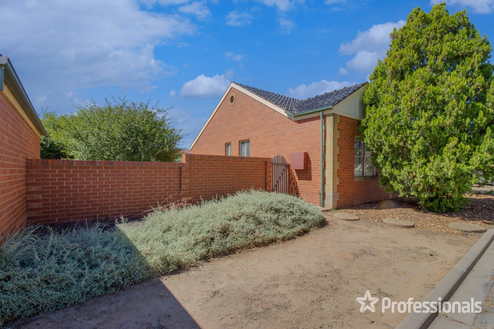 2/76 Brookong Avenue, Wagga Wagga NSW 2650, Image 0