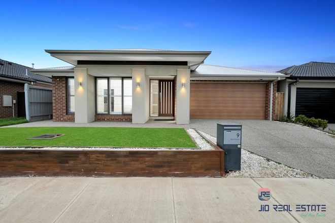 Picture of 9 Bow Place, THORNHILL PARK VIC 3335