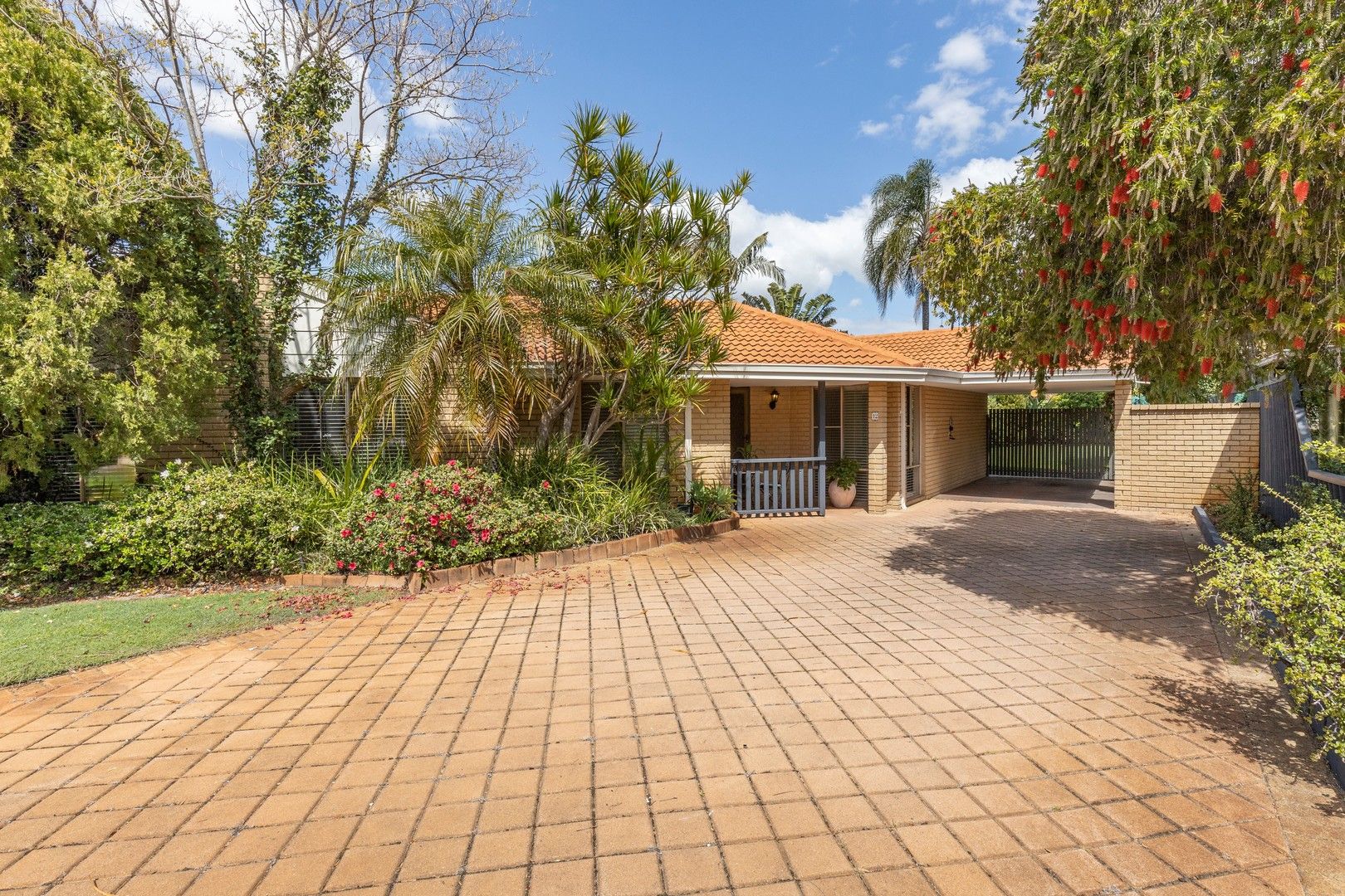 4 bedrooms House in 12 Warman Court LEEMING WA, 6149