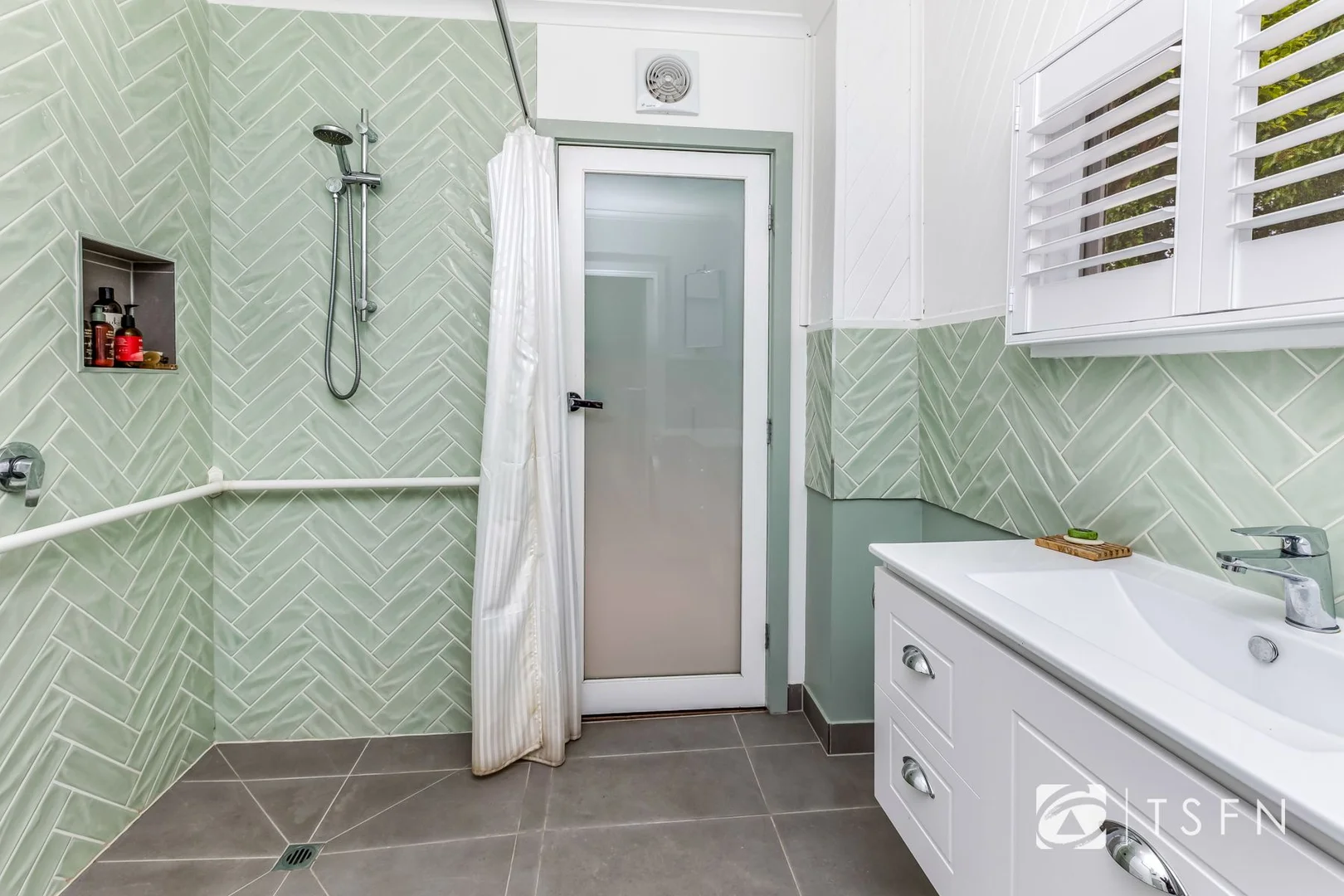 Additional image 13 of 6 Pine Street, Quarry Hill VIC 3550