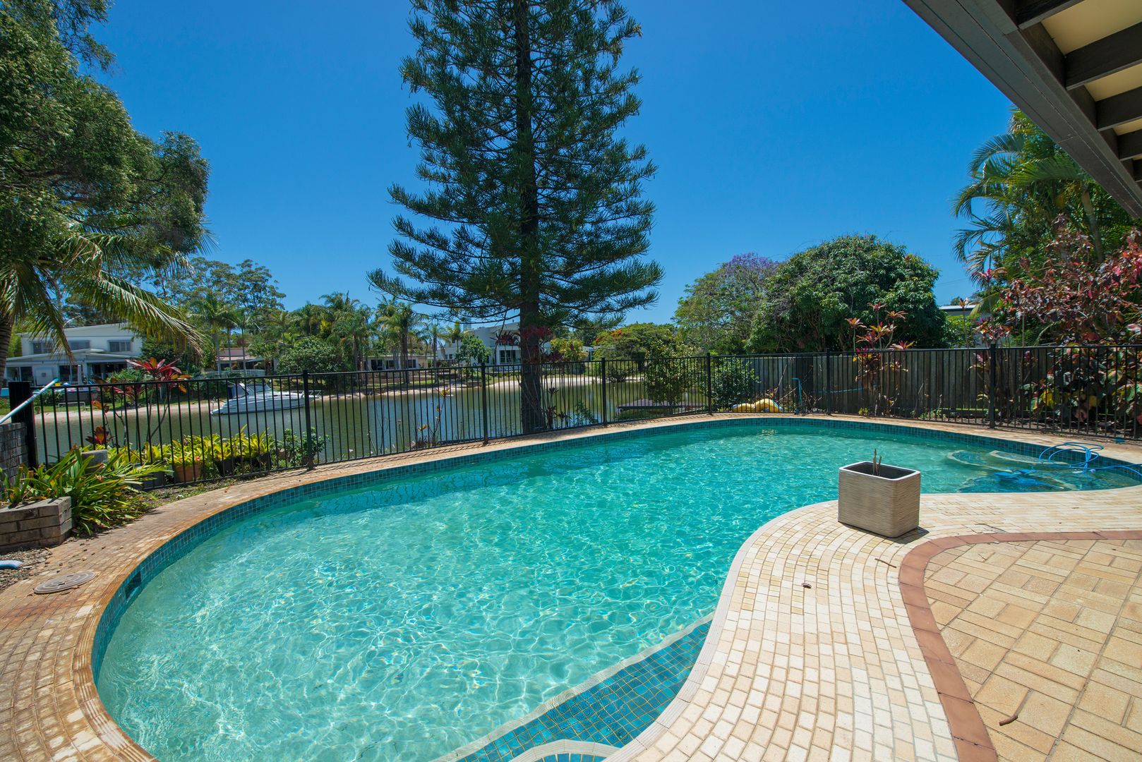 3 Park Avenue, Broadbeach Waters QLD 4218, Image 1