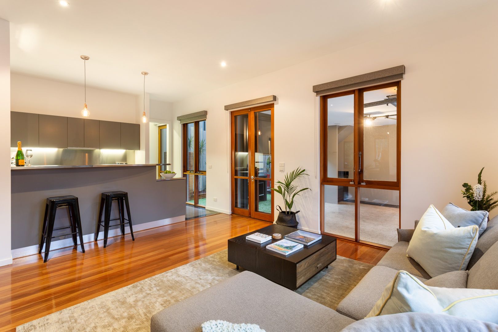 19 York Street, St Kilda West VIC 3182, Image 2